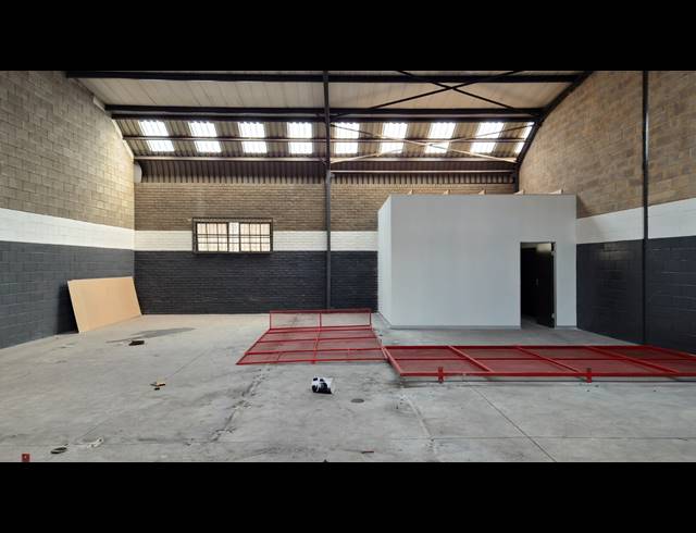 333M² WAREHOUSE TO LET IN JET PARK